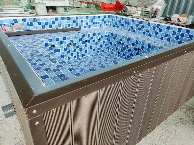 The market demand for fiberglass swimming pools is strong, Hebei Muni FRP Co., Ltd. expedited shipments to meet customer expectations